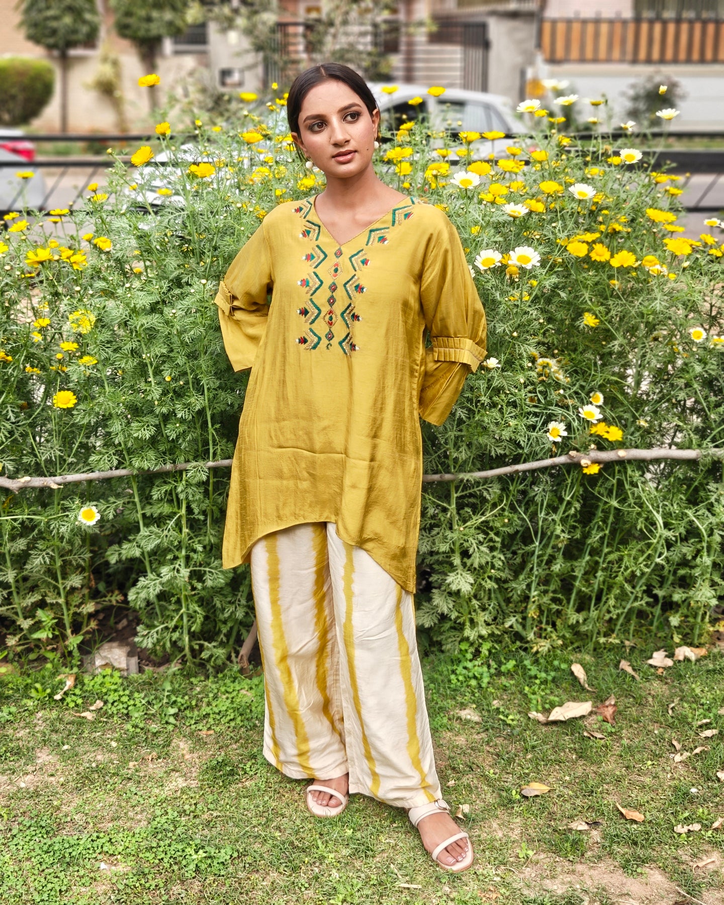 Pure Silk Hand Work Phulkari Coord Set - Sunflower Yellow Bloom